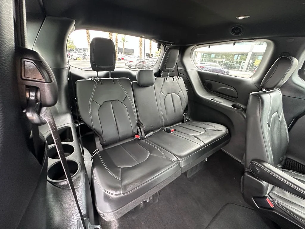 Used 2018 White Chrysler Touring L image 23