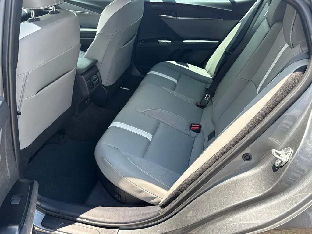 Used 2025  Toyota SE image 20