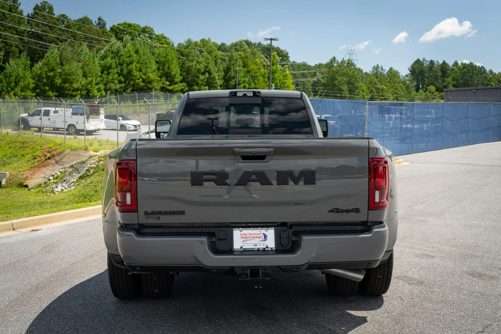 New 2026 Ceramic Gray Clear-Coat Exterior Paint RAM Laramie image 15
