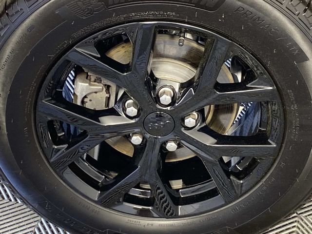 Used 2025 White Jeep Altitude X image 28