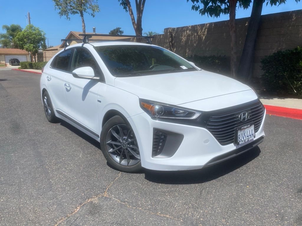Used 2019 White Hyundai Limited image 1