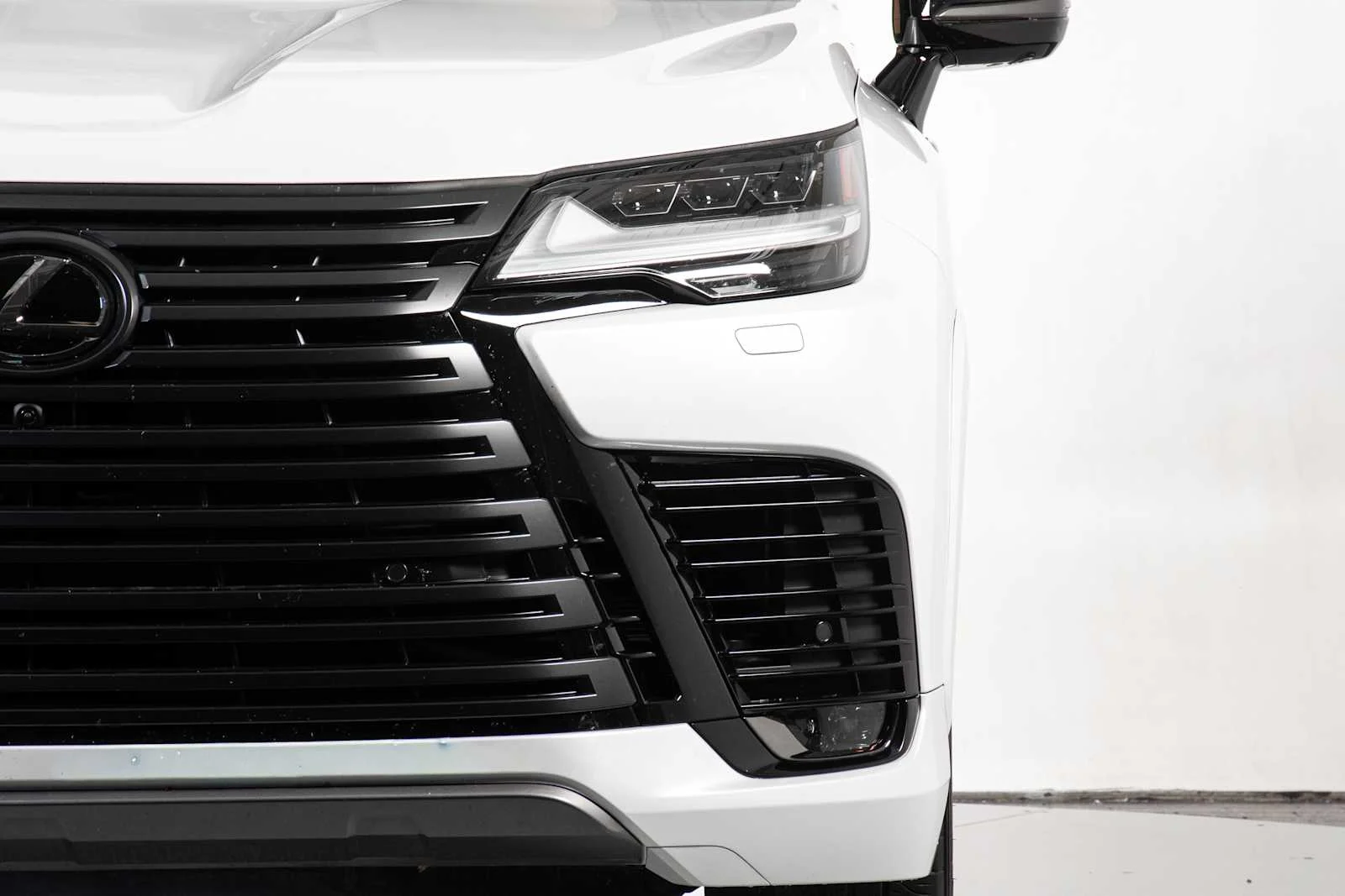 Used 2024 Eminent White Pearl Lexus Luxury image 11