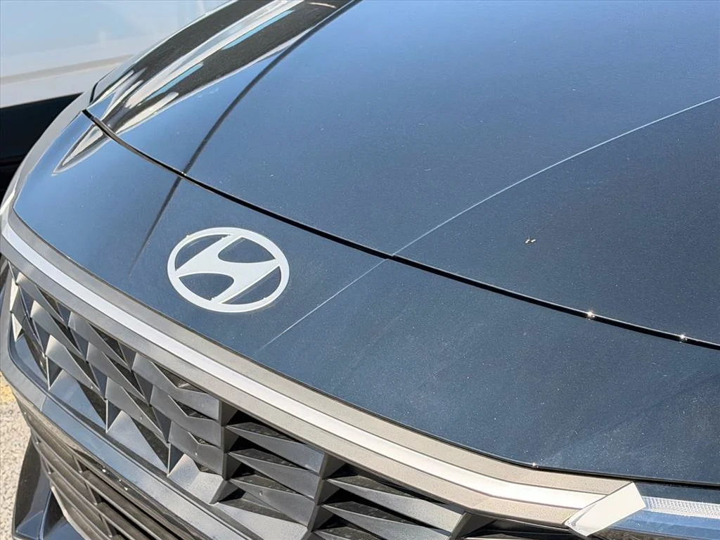 Used 2026 Black Hyundai SEL Sport image 18