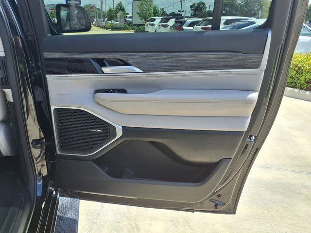 Used 2024 Black Jeep Series II image 21