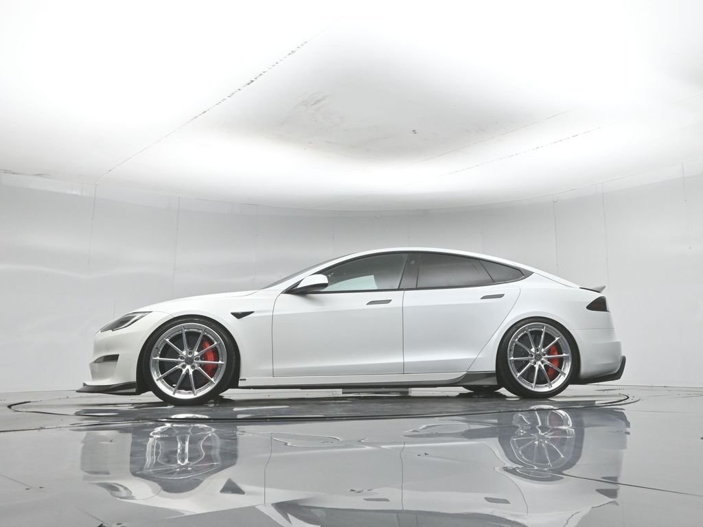 Used 2022 White Tesla Plaid image 6