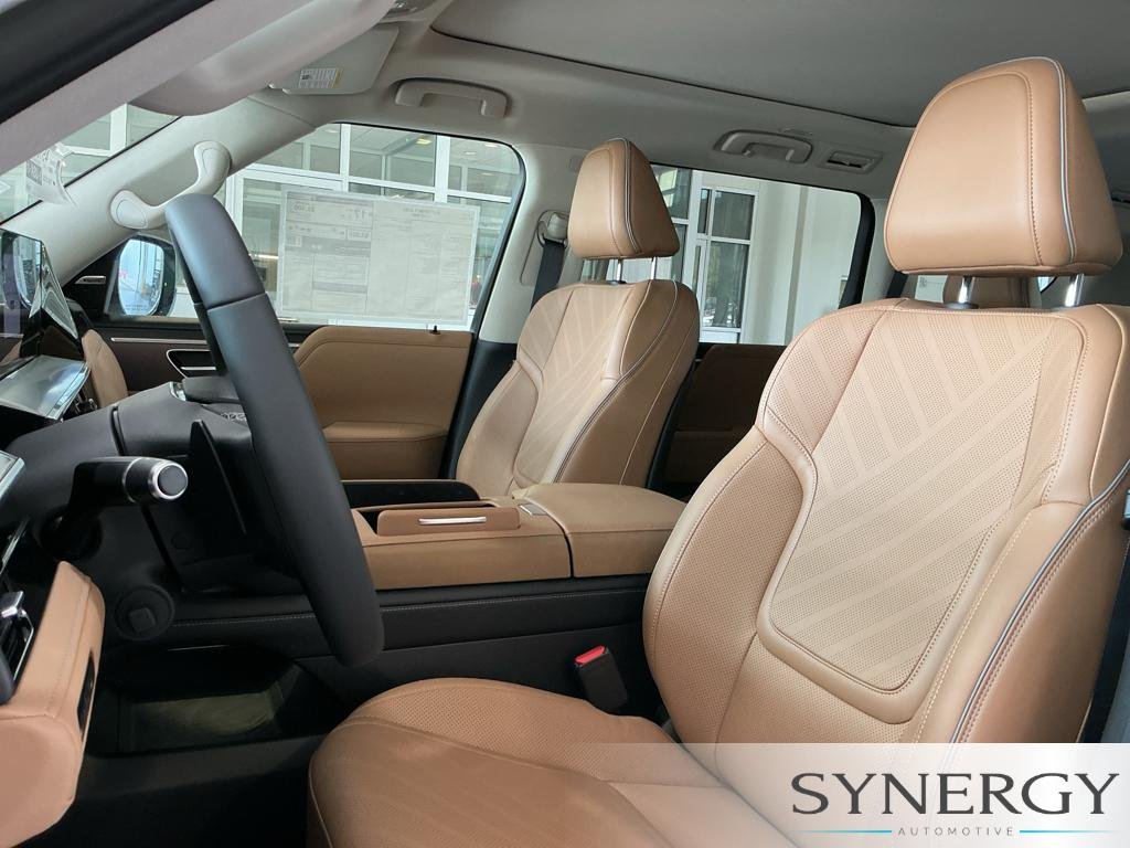 New 2027 RADIANT WHITE INFINITI Luxe 4WD image 19