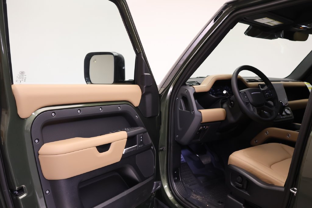 New 2026 Woolstone Green LAND ROVER X-Dynamic SE image 28