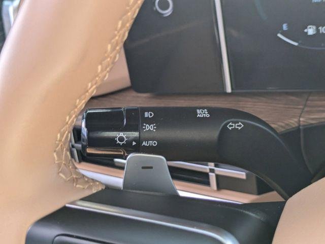 New 2024 Black Hyundai Limited FWD image 35