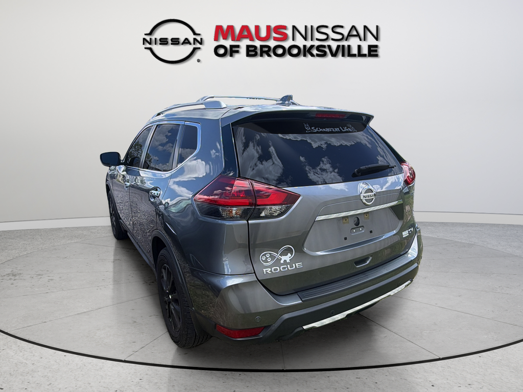 Used 2020 Gray Nissan SV image 7