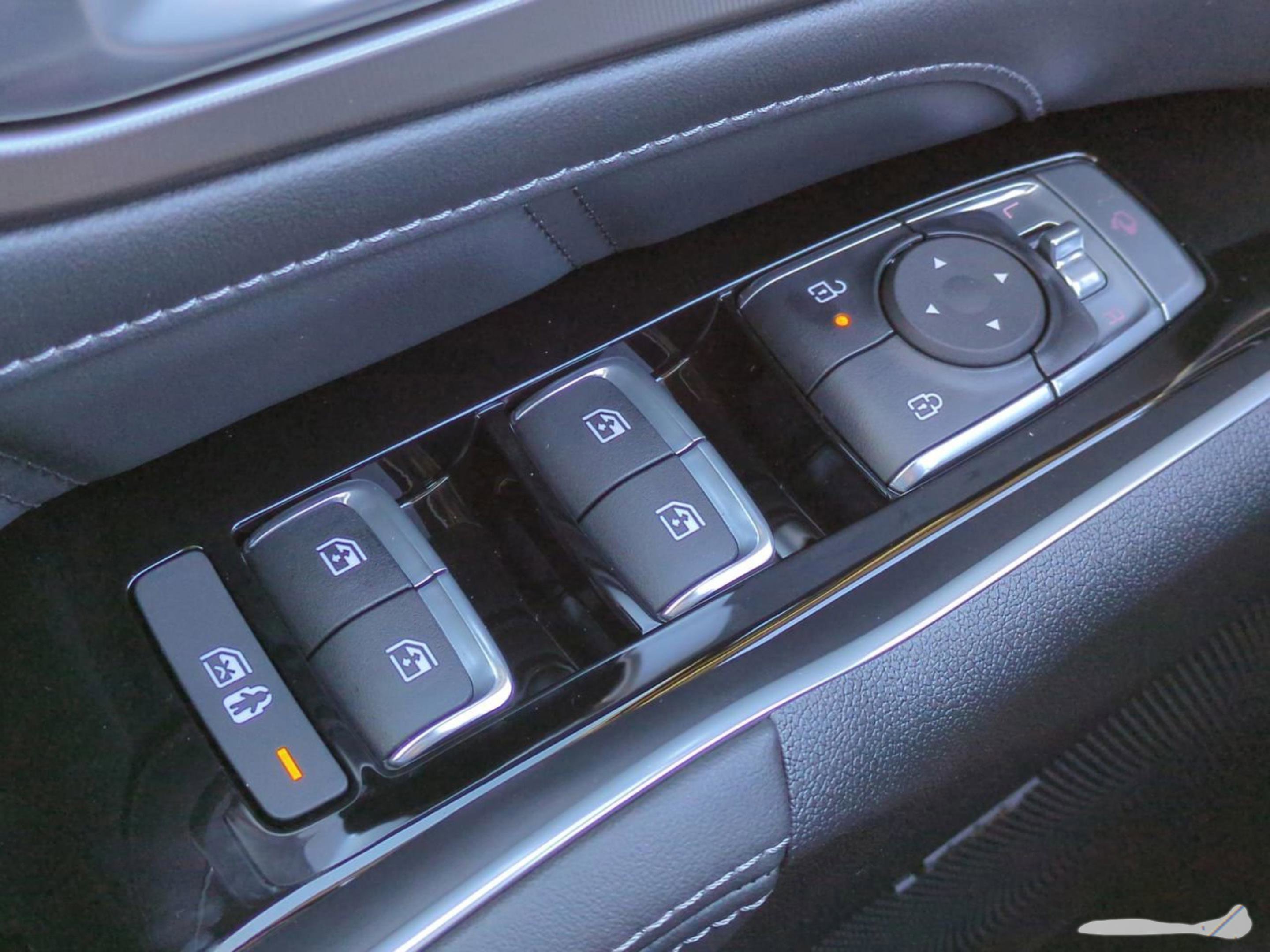 New 2026 Snow White Pearl Kia X-Line SX Prestige AWD image 30