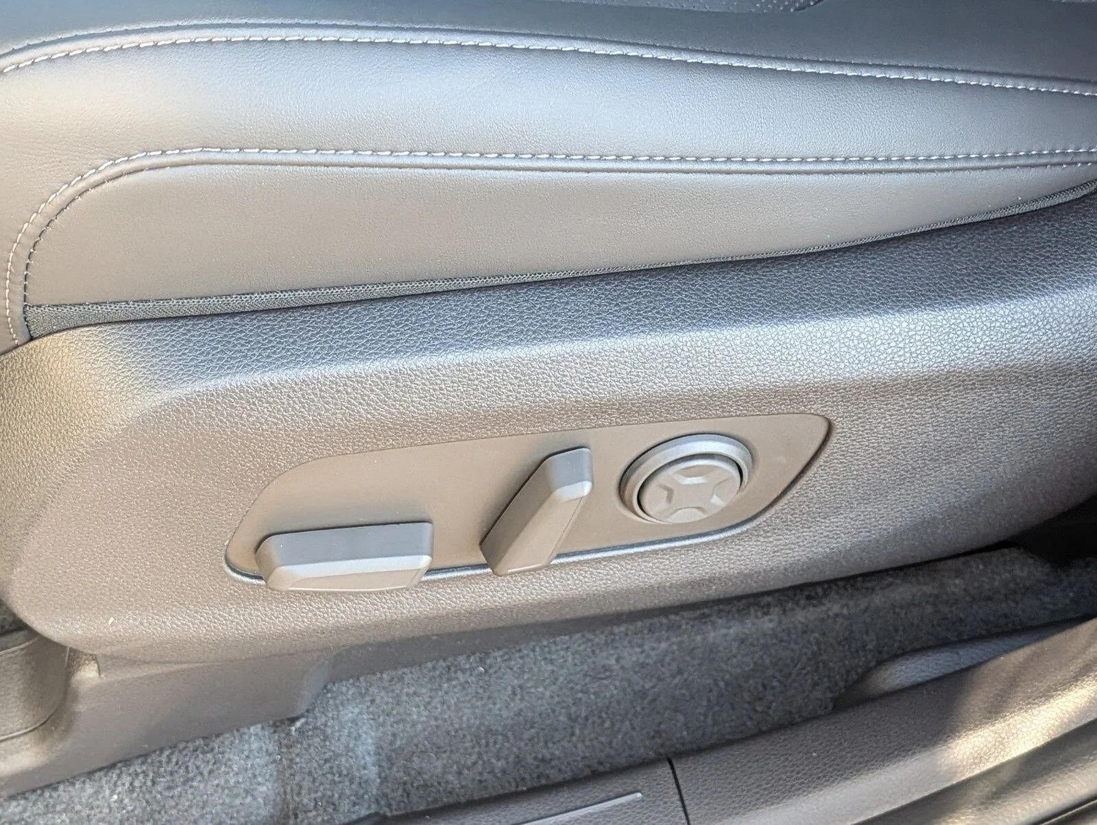 2026 Kia Carnival LXS - Photo 17