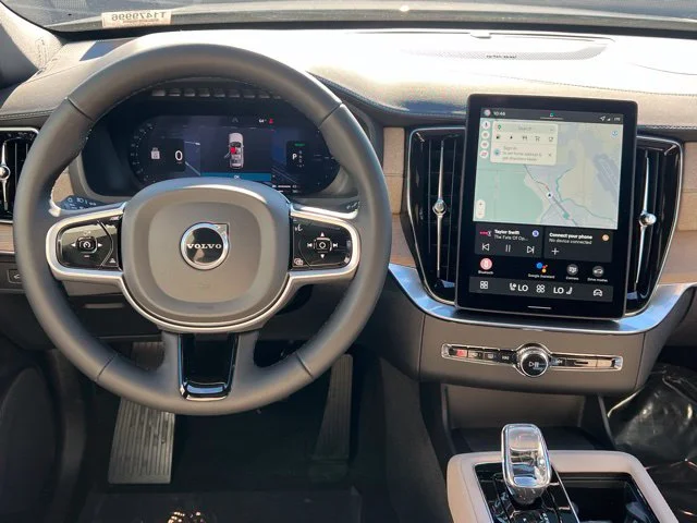 2026 Volvo XC90 Plus - Photo 17