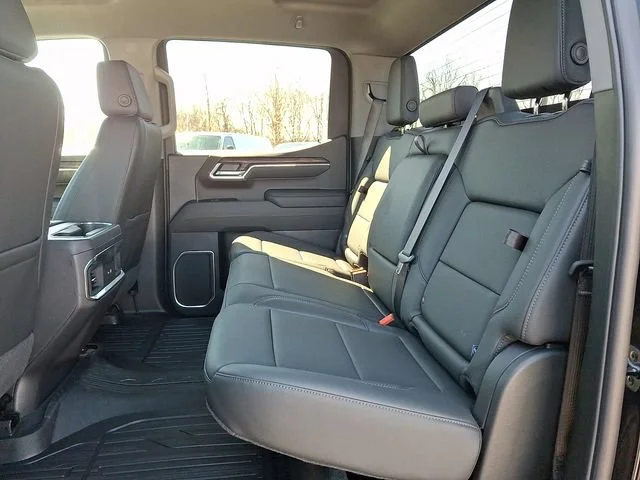 New 2026 Onyx Black GMC SLT image 10
