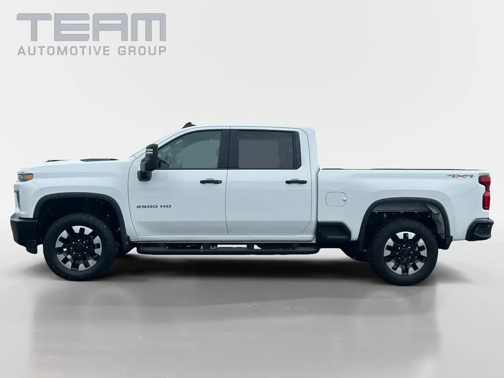 Used 2020 SUMMIT WHITE Chevrolet Custom image 4