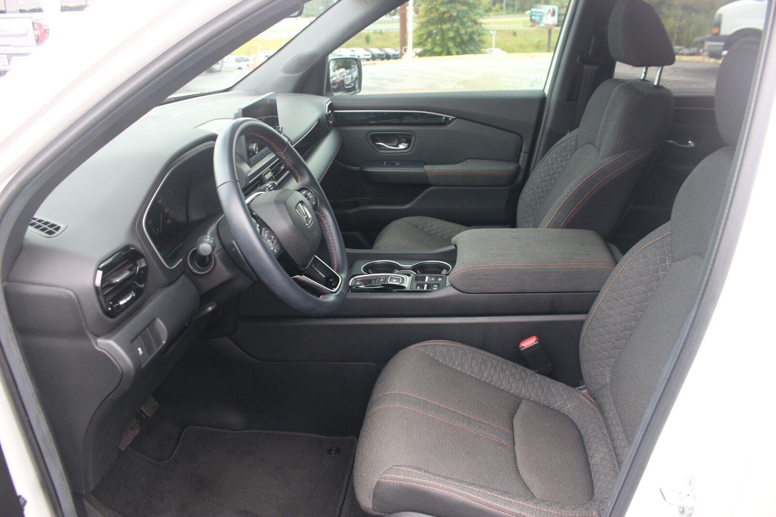 Used 2025 White Honda Sport image 14