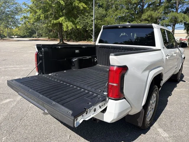 Used 2025 White Toyota SR5 image 26
