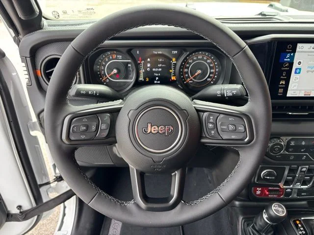 New 2026 Bright White Clear-Coat Exterior Paint Jeep Mojave image 14