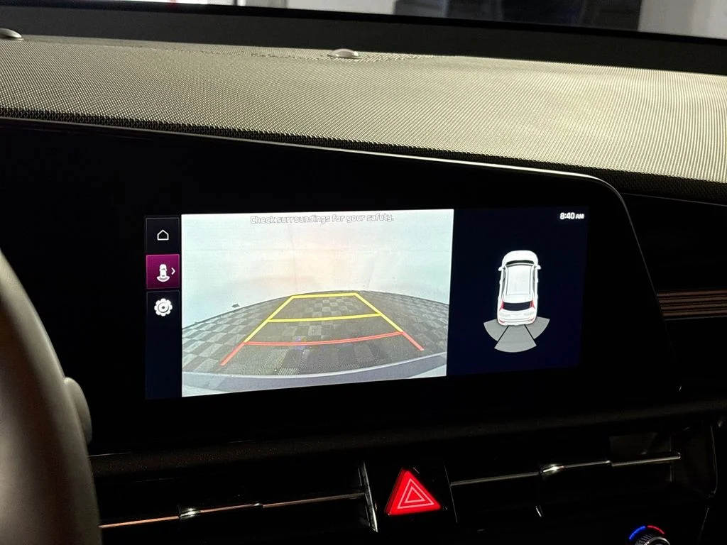 Used 2023 Gray Kia Wind image 17