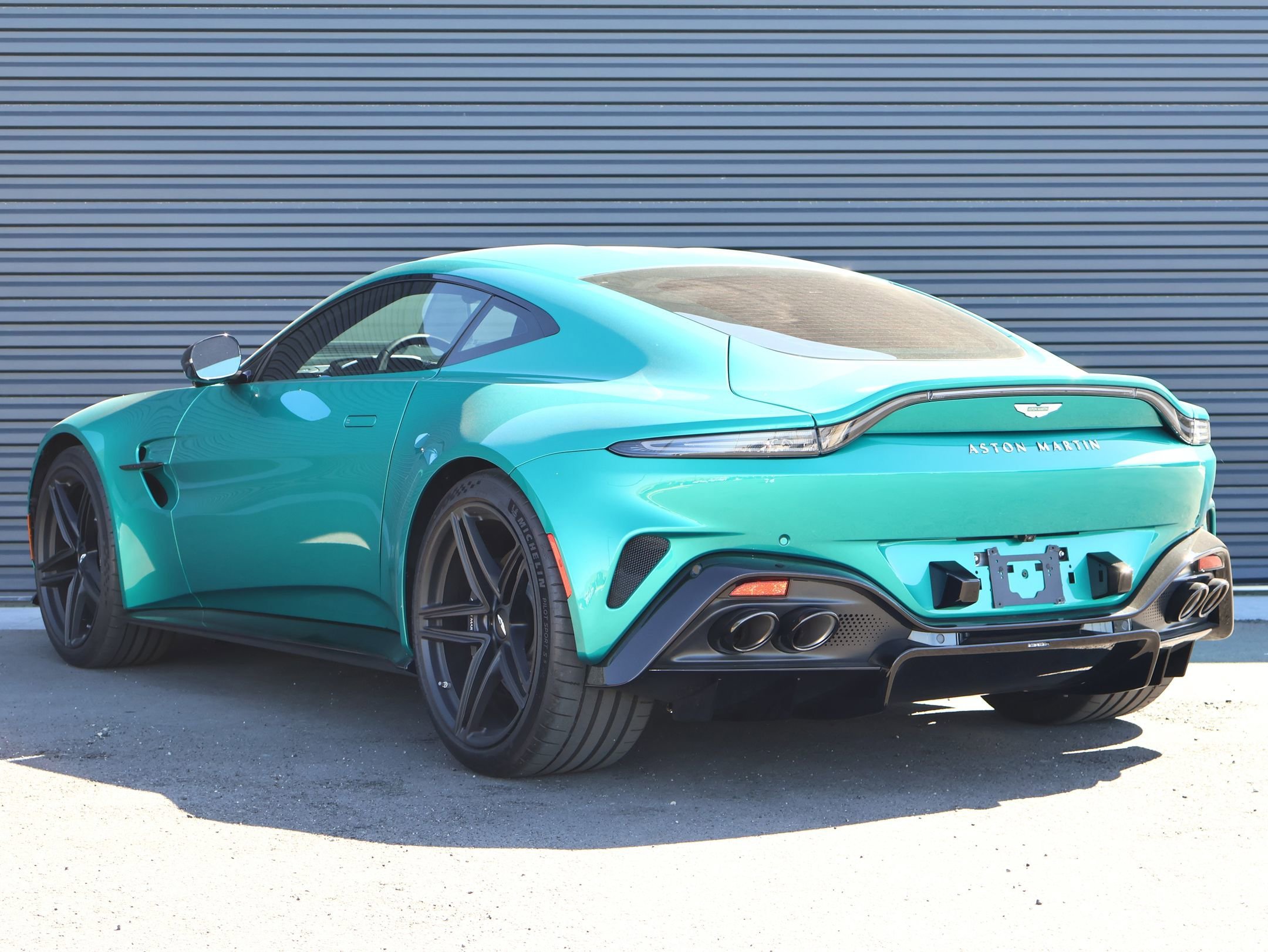 Used 2025 Podium Green Aston Martin Base image 7