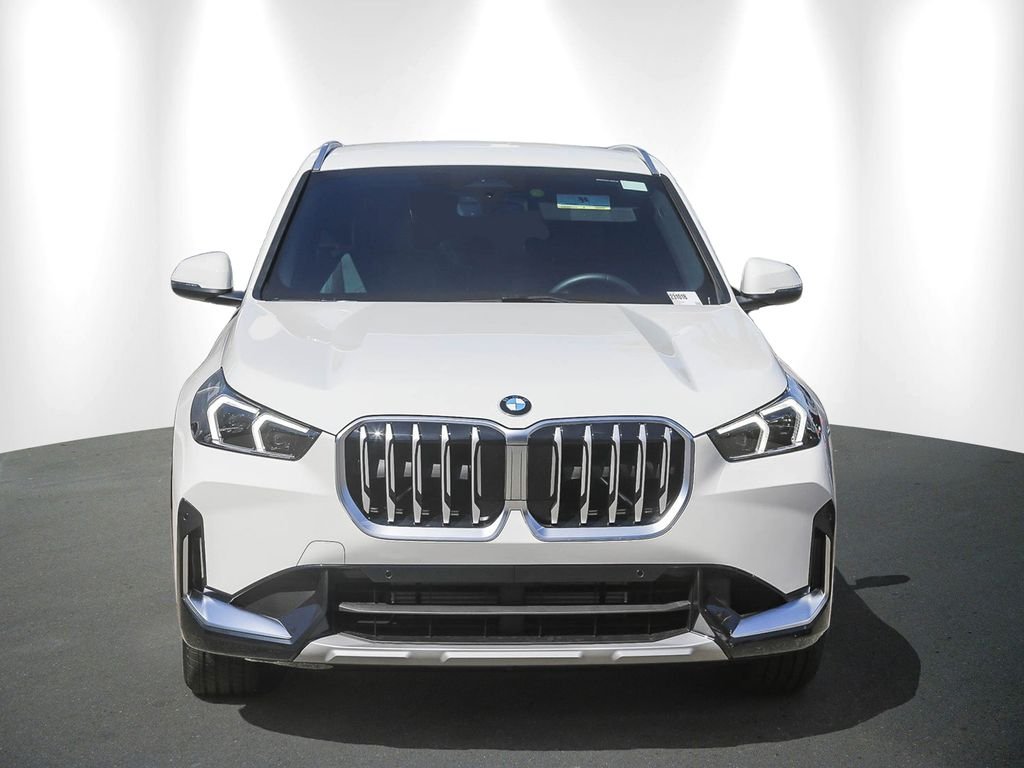 New 2026 Alpine White BMW xDrive28i image 2