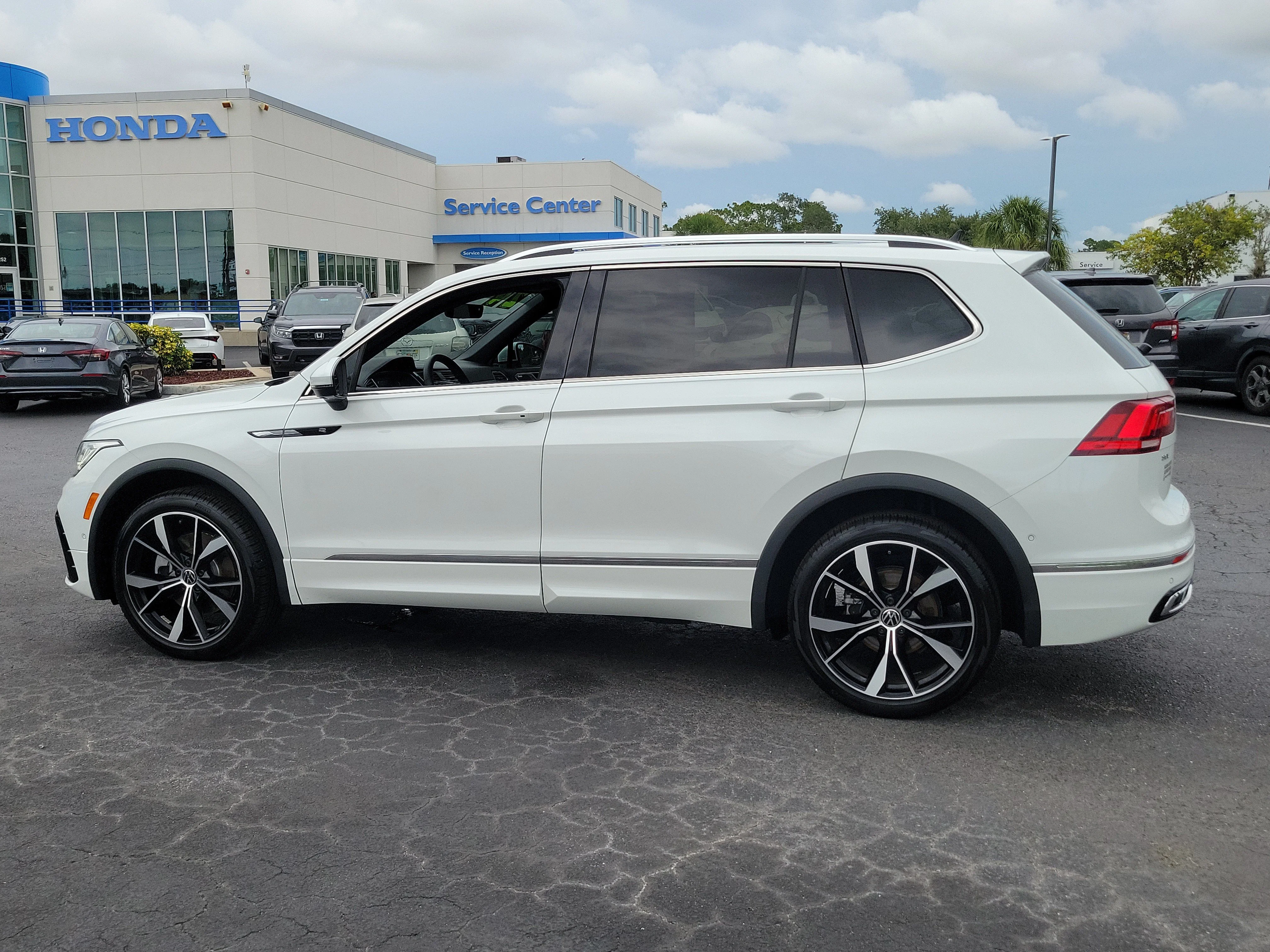 Used 2024 Opal White Volkswagen 2.0T SEL R-Line image 32