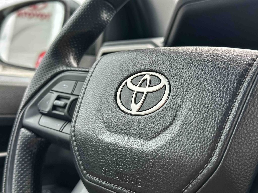 2026 Toyota Tacoma SR5 - Photo 18