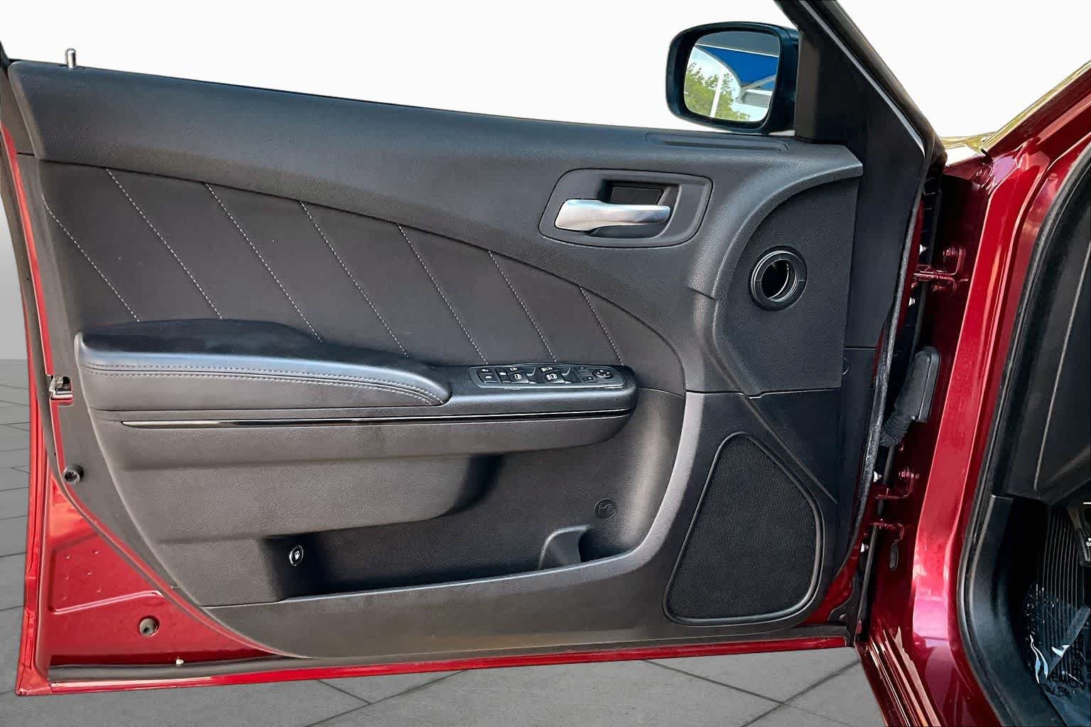 Used 2019 Octane Red Pearlcoat Dodge SXT image 22