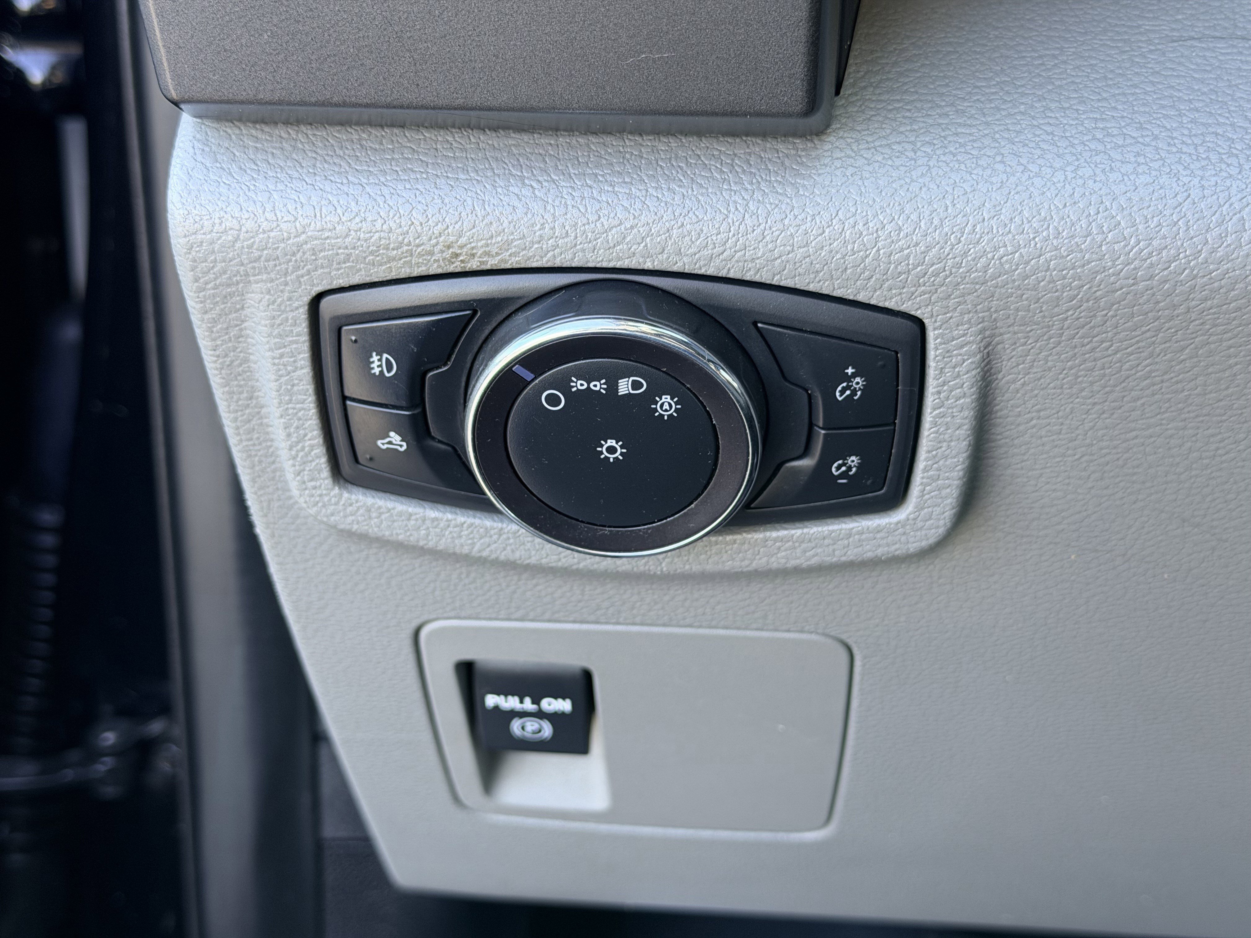 Used 2019 Black Ford XLT image 16