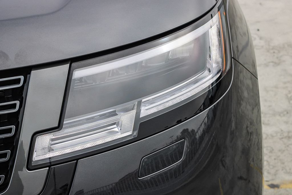 Used 2024 Carpathian Gray Premium Metallic Land Rover Autobiography image 5