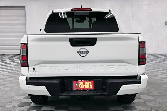 New 2026 Glacier White Nissan SV image 5