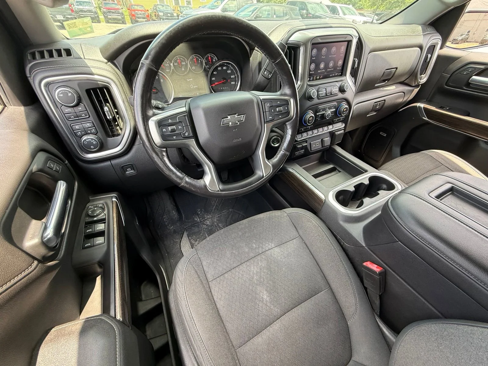 Used 2019 BLACK Chevrolet RST image 12
