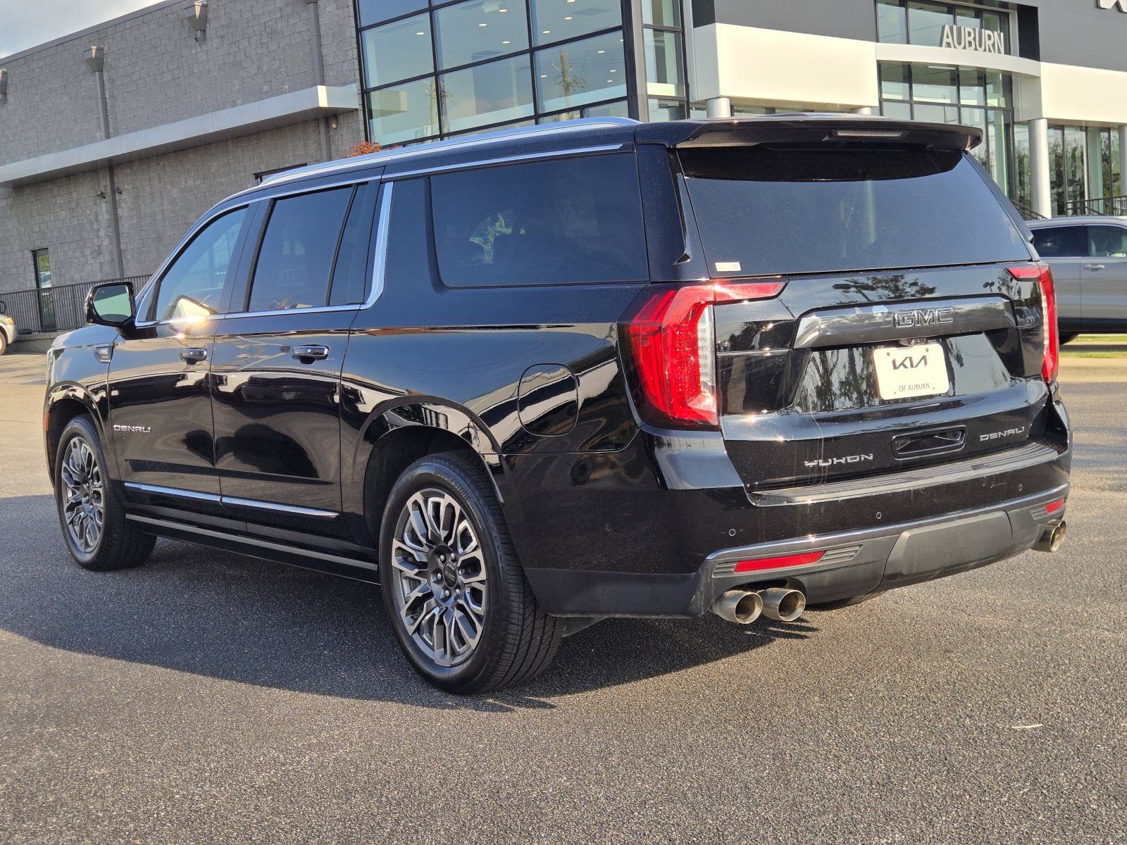 Used 2023 ONYX BLACK GMC Denali Ultimate image 9