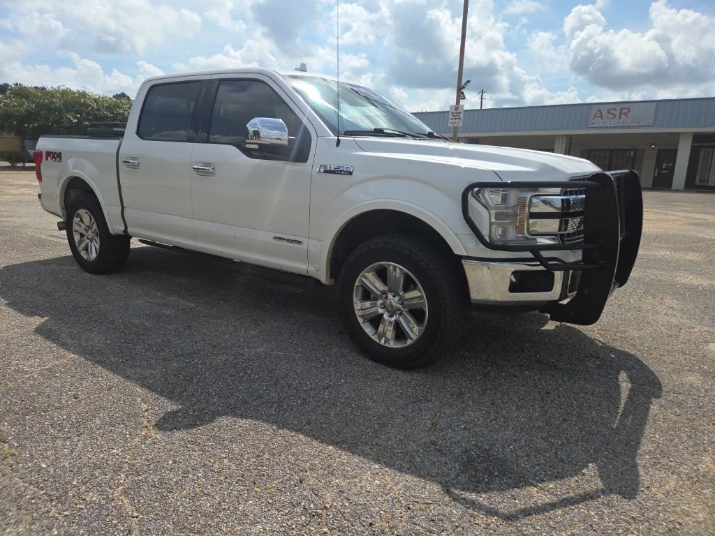 Used 2018 White Ford Lariat image 19