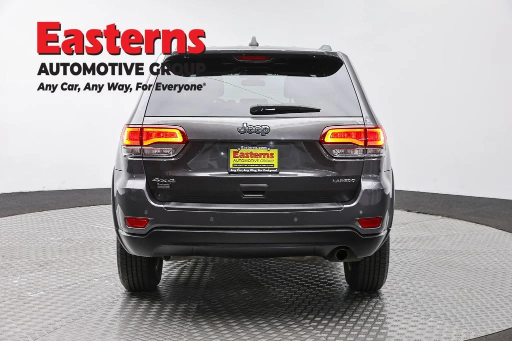 Used 2020 Gray Jeep Laredo E image 5