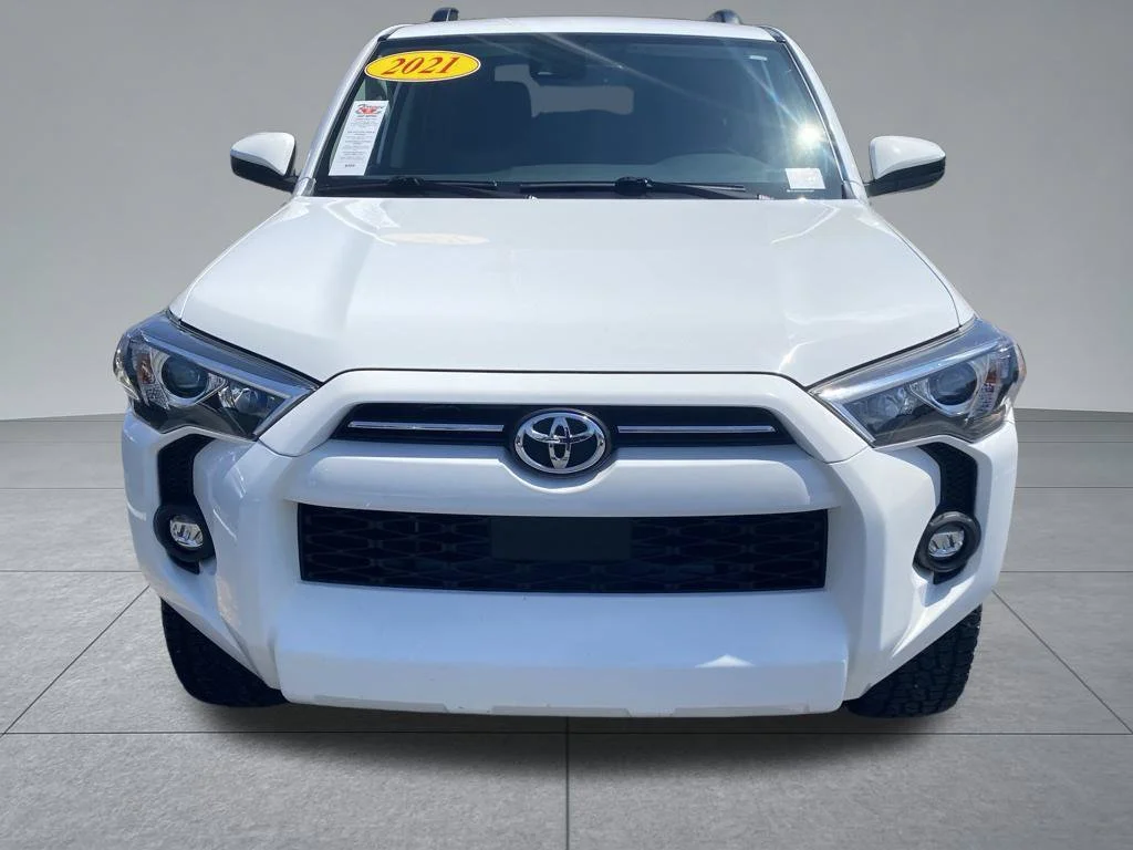 Used 2021 White Toyota SR5 image 17