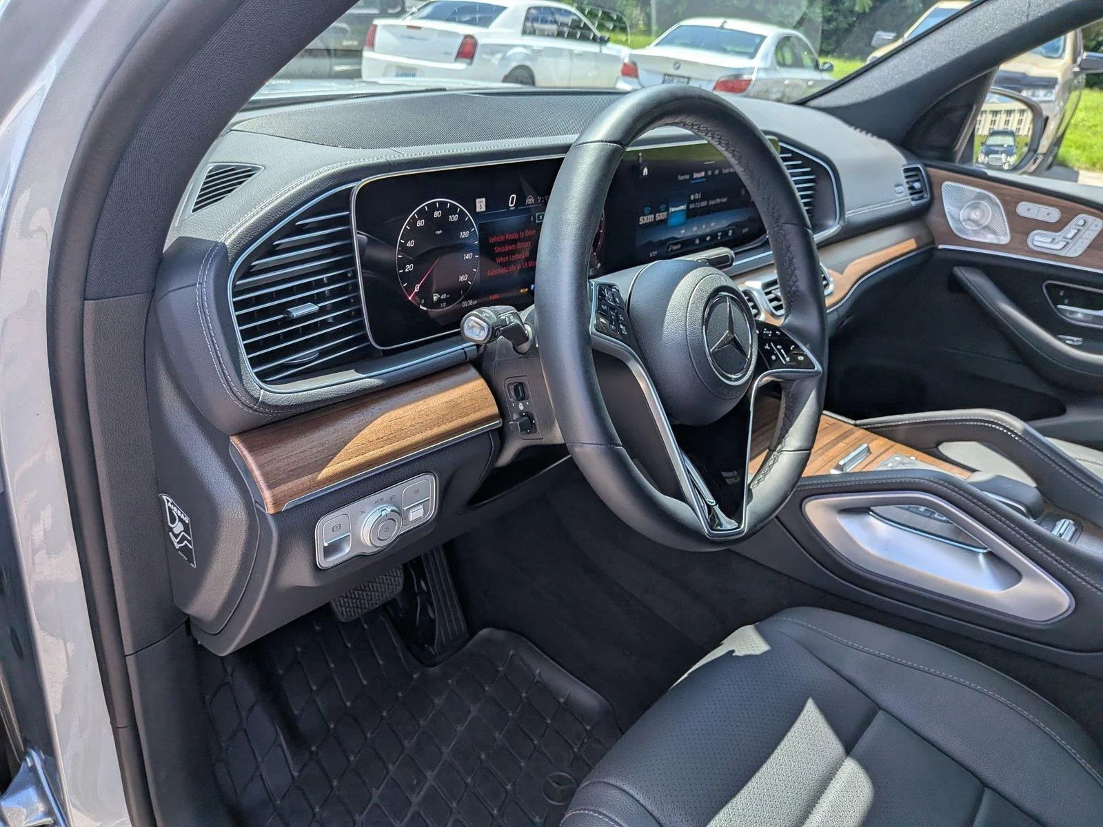 Used 2025 Cirrus Silver Metallic Mercedes-Benz GLS 450 image 17