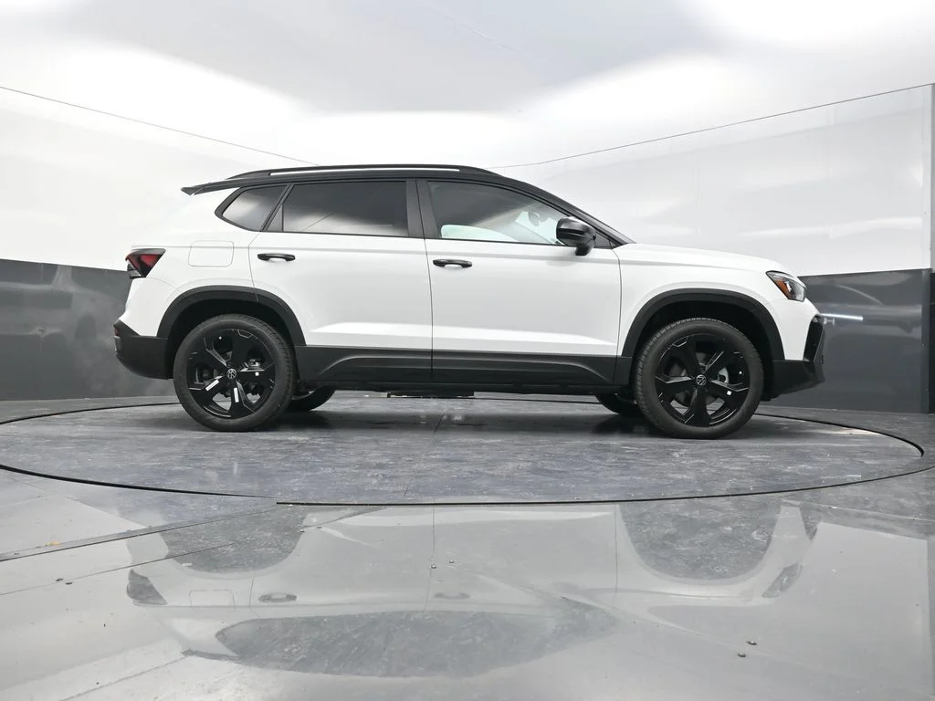 2026 Volkswagen Taos SE Black - Photo 28