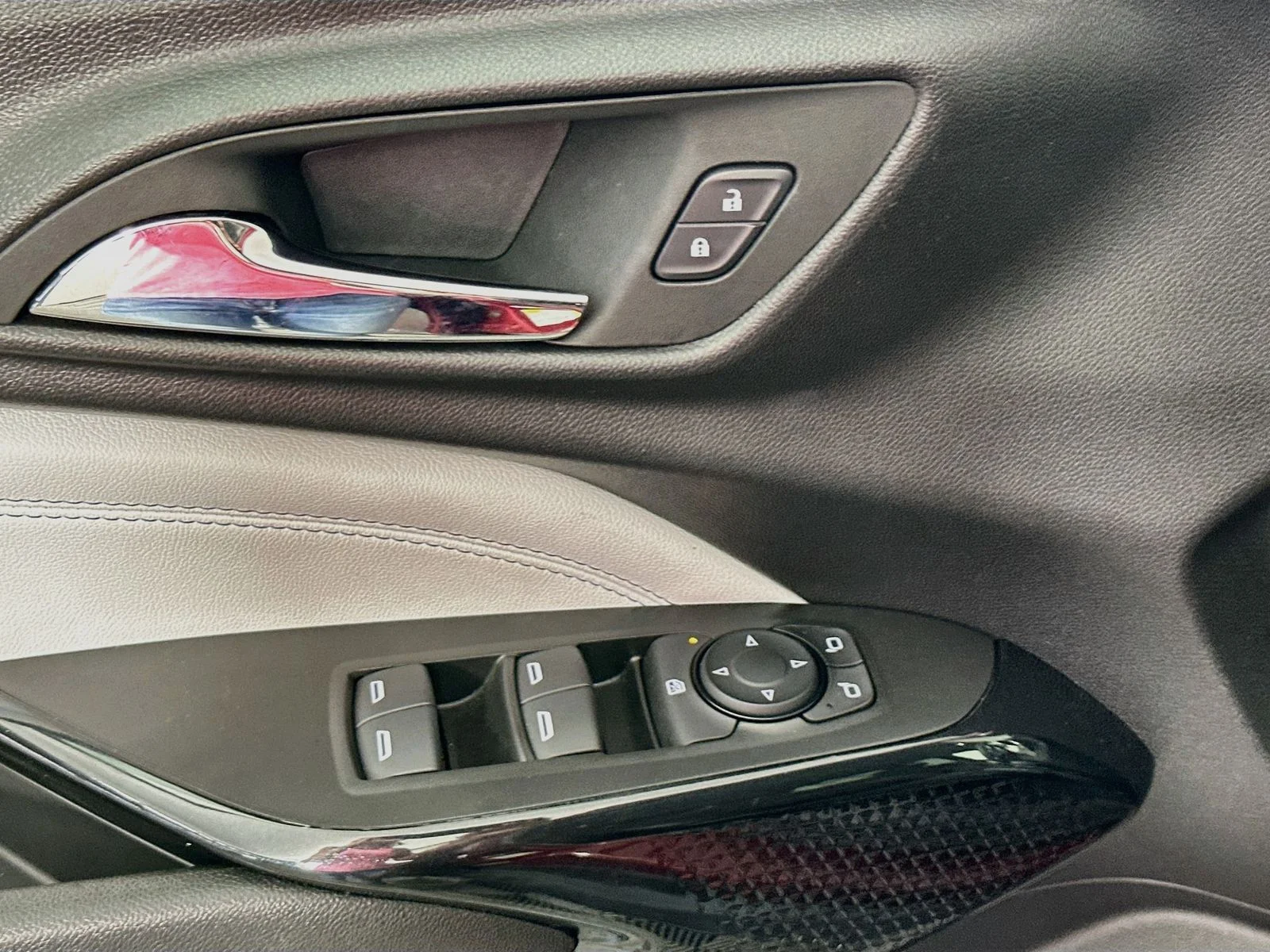 Used 2025 Crimson Metallic Chevrolet LT image 18
