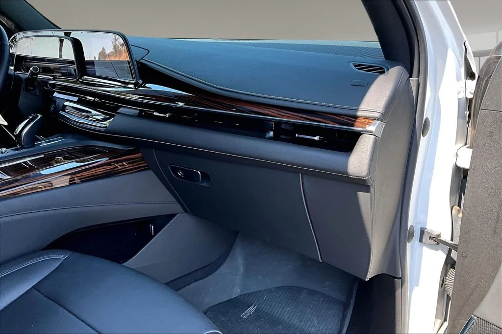 Used 2021 White Cadillac Luxury image 16