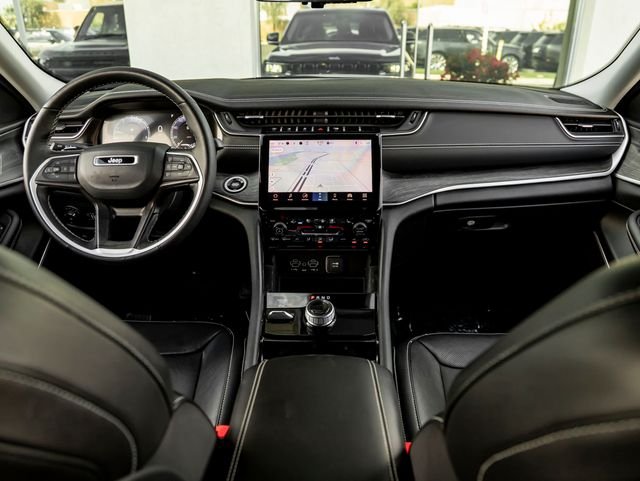 Used 2022 Diamond Black Crystal Pearlcoat Jeep Limited image 20