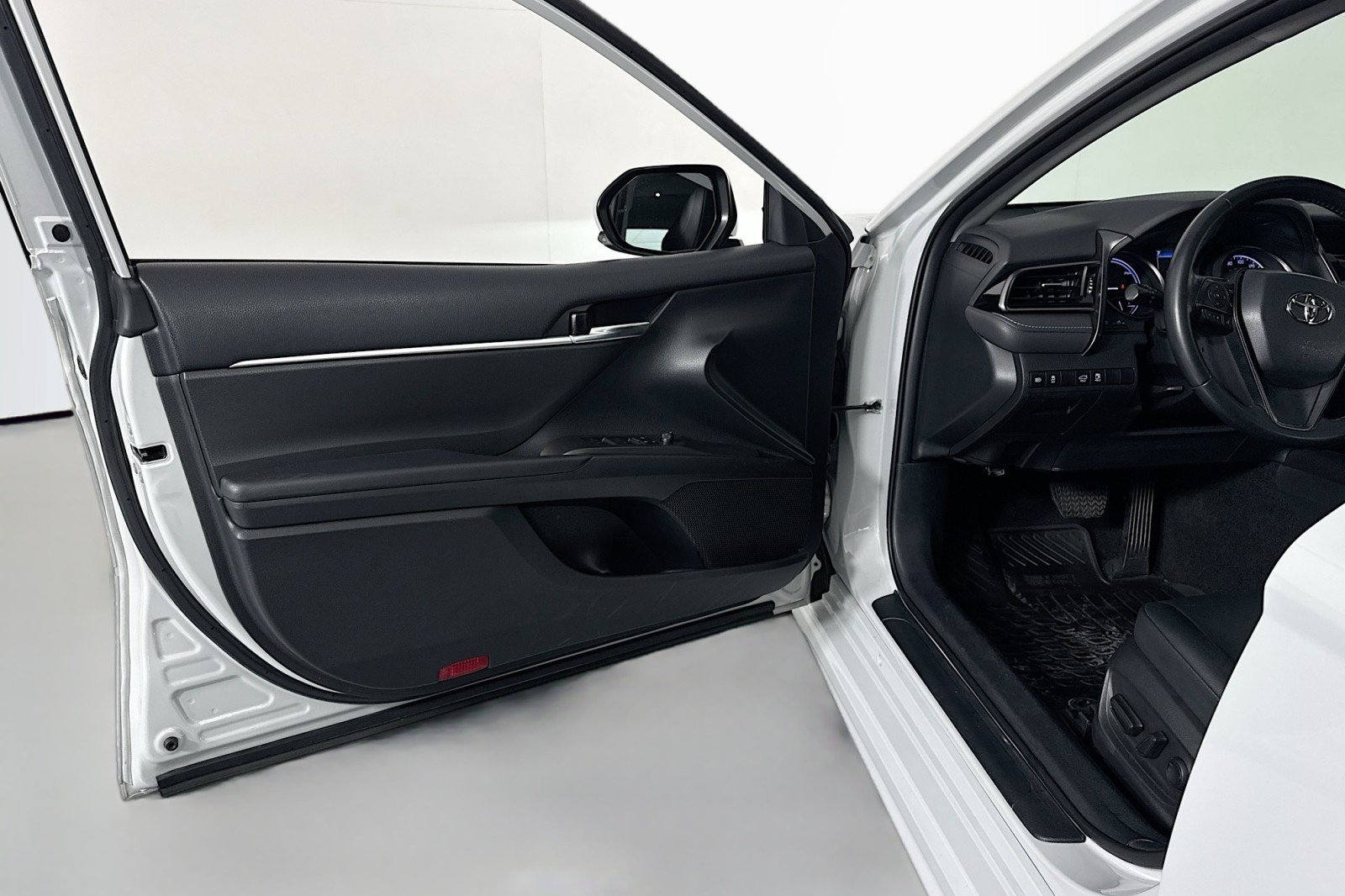 Used 2022 ASH GRAY Toyota Hybrid SE image 21