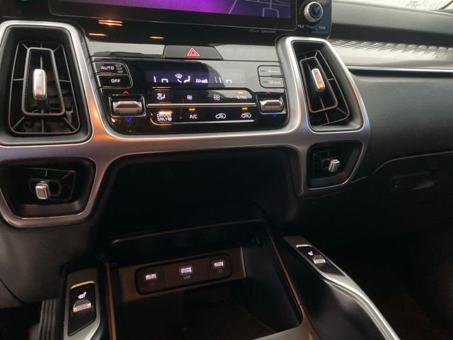 Used 2022 Black Kia S image 30