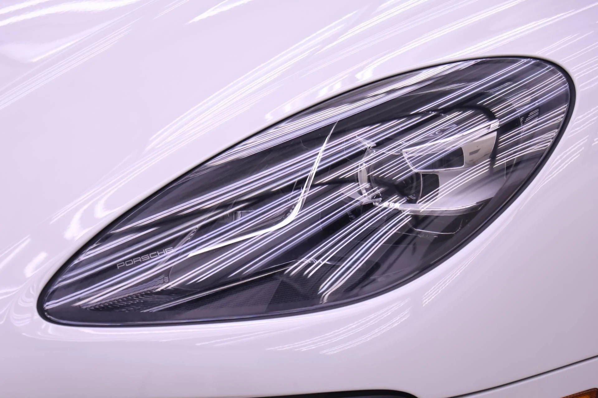 Used 2021 White Porsche  image 25