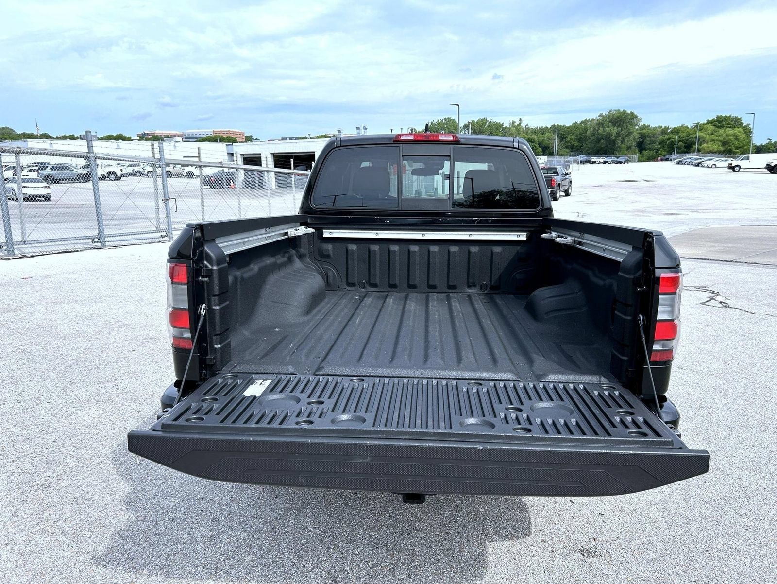 2022 Nissan Frontier SV - Photo 21