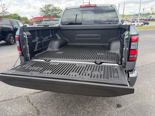 New 2026 Gun Metallic Nissan Crew Cab SV image 28
