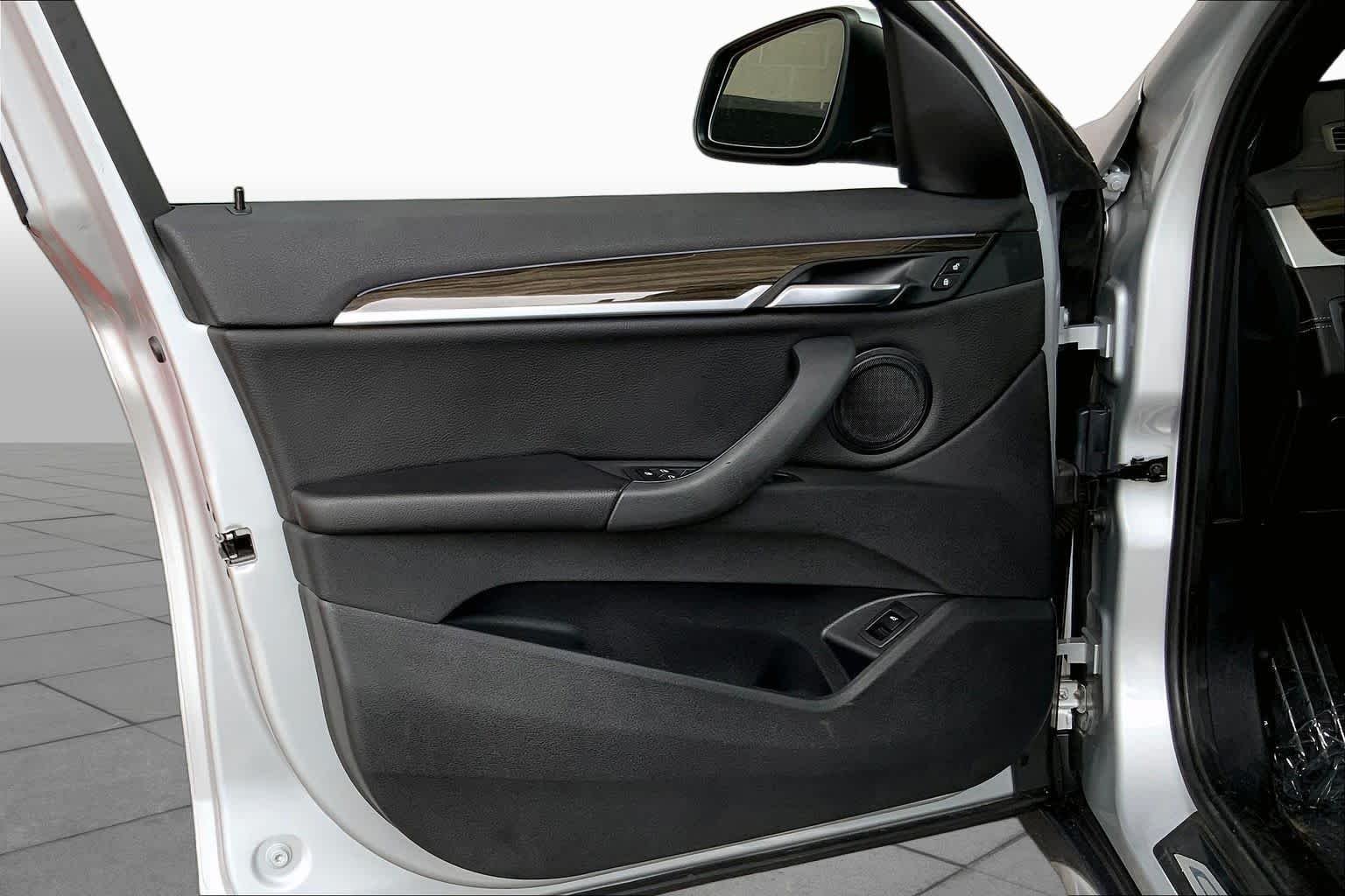 Used 2021 Glacier Silver Metallic BMW sDrive28i image 22