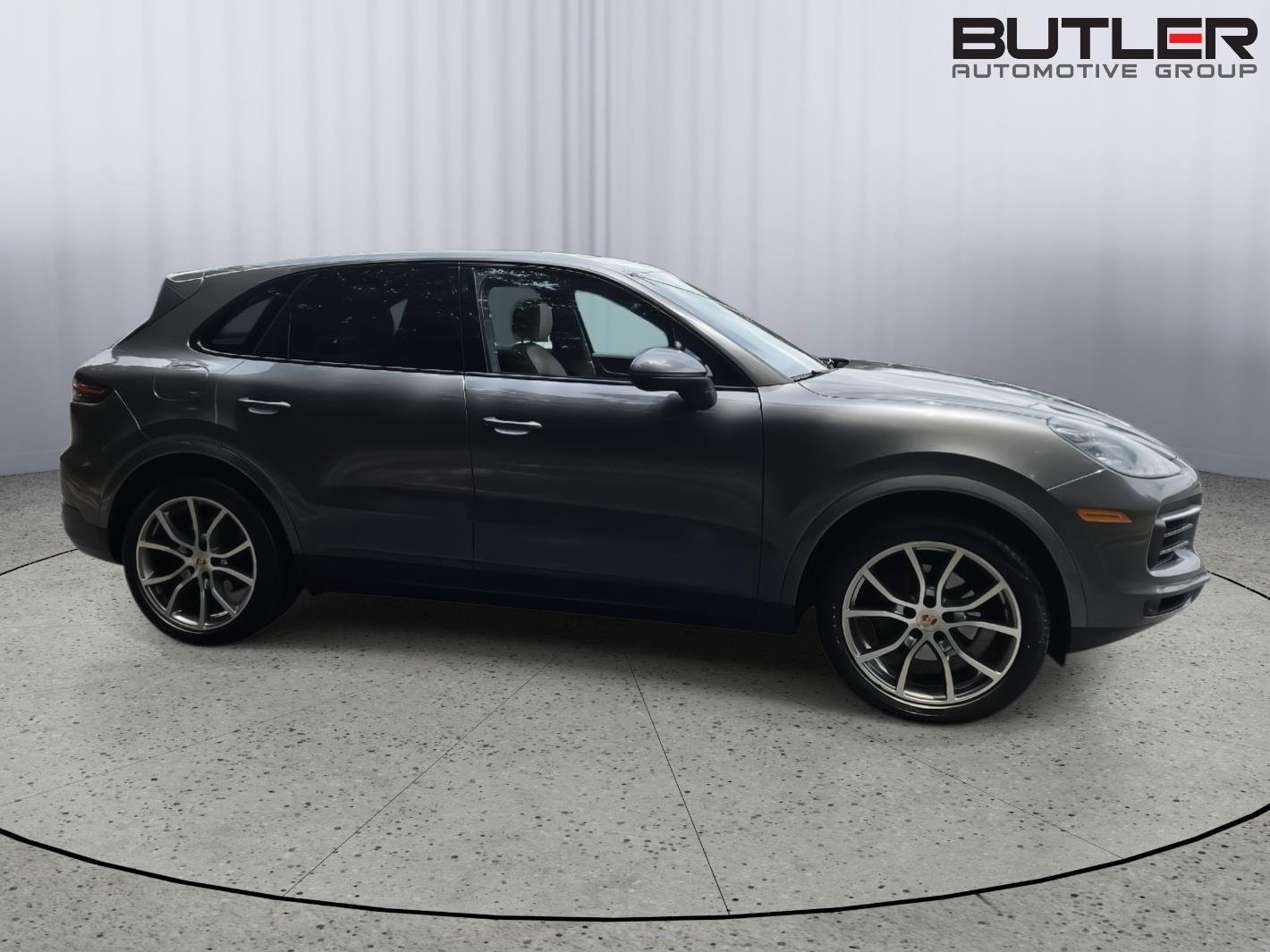 Used 2020  Porsche Base image 3