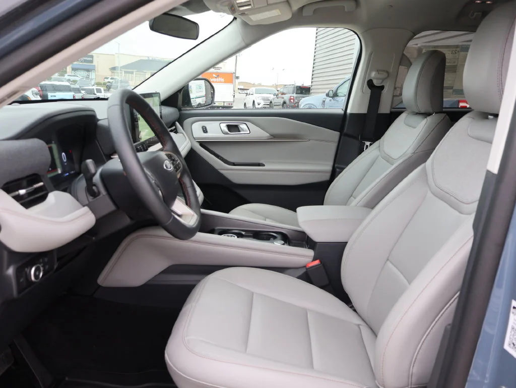 New 2026 Vapor Blue Metallic Ford Active image 23
