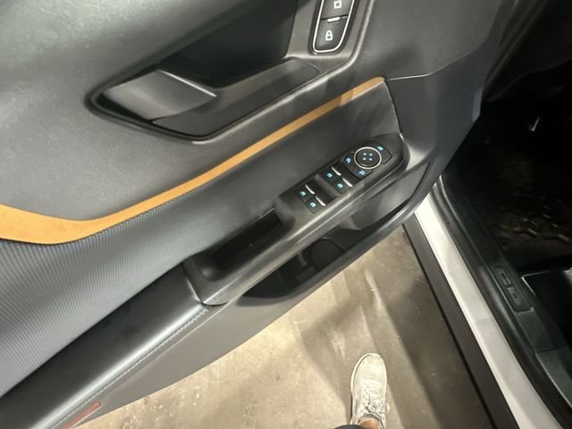 Used 2023 White Ford Badlands image 19