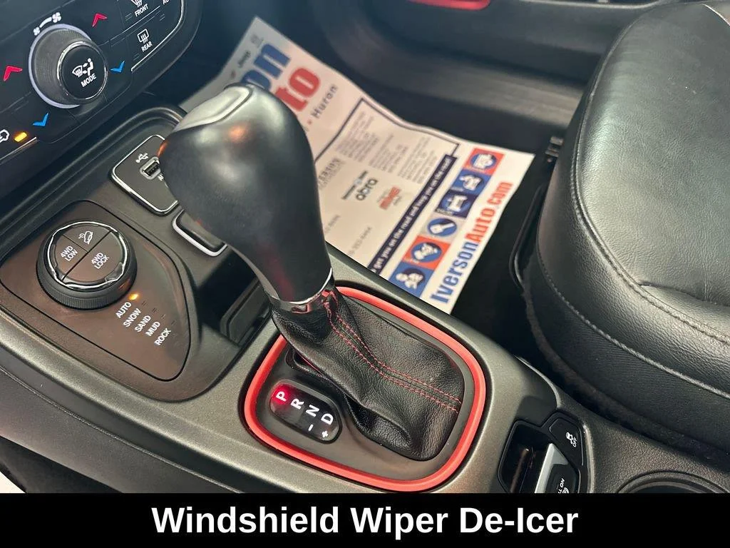 Used 2018 Redline Pearlcoat Jeep Trailhawk image 21